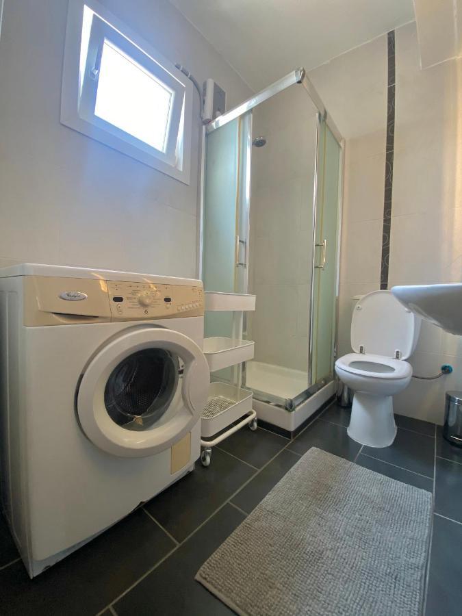 Lovely , Cozy , Modern Seaside Apartment Larnaca Luaran gambar